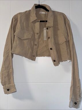 PULL & BEAR 100% Linen cropped jacket - size small NWT 🐻